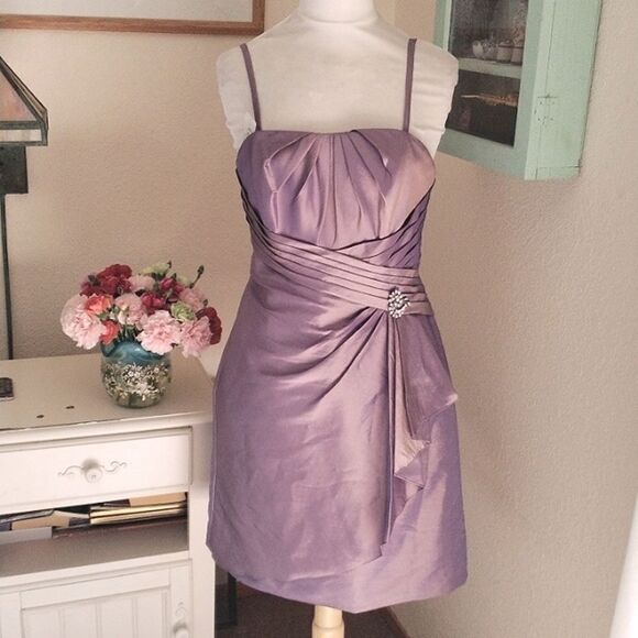 Da Vinci Short Formal Dress - Picture 1 of 12